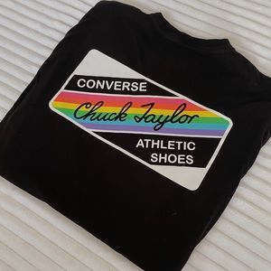 Black rainbow converse chuck Taylor vintage tee